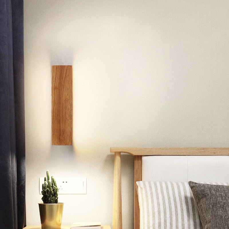 Stilren LED Vägglampa i Trä – Minimalistisk Design och Komfortljus