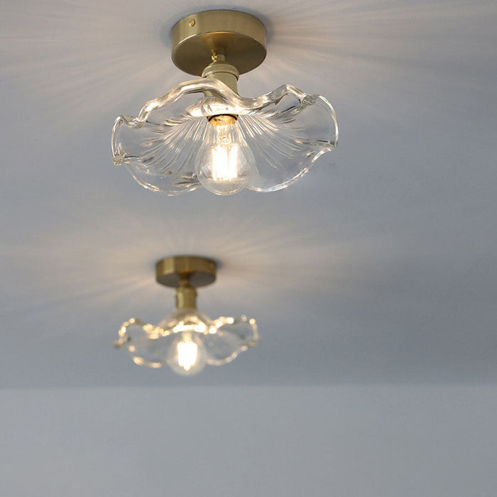 Elegant glasplafond i hibiskusform – Lys op dit hjem med stil