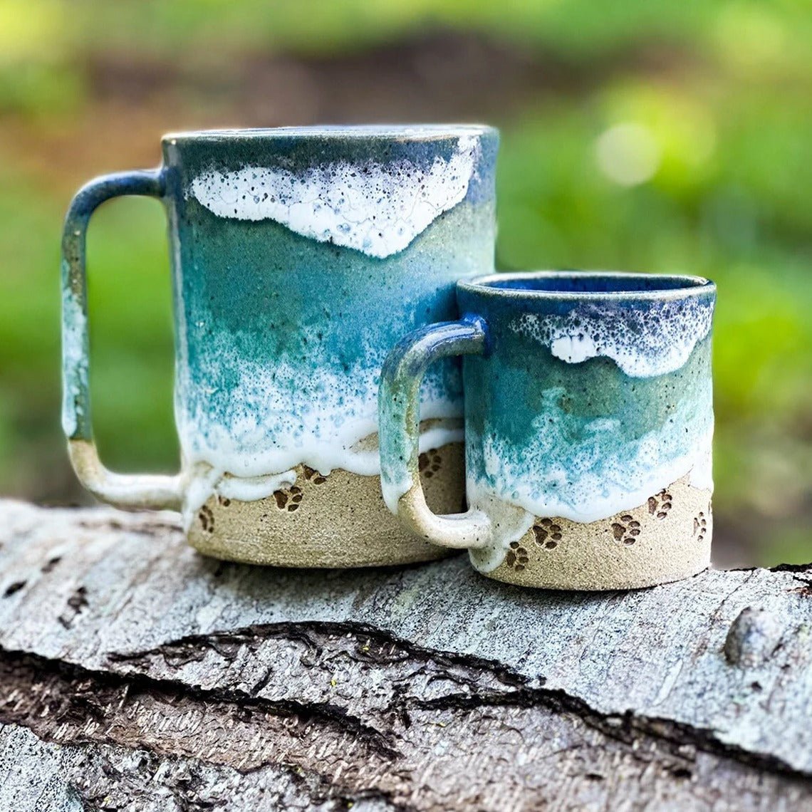 Handmålad Mugg med Tassavtryck för Strandälskare - Unik Design