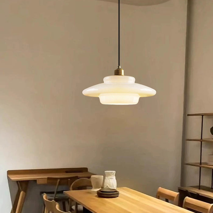 Elegant Glaspendel – Skab Stemning med Blødt Lys