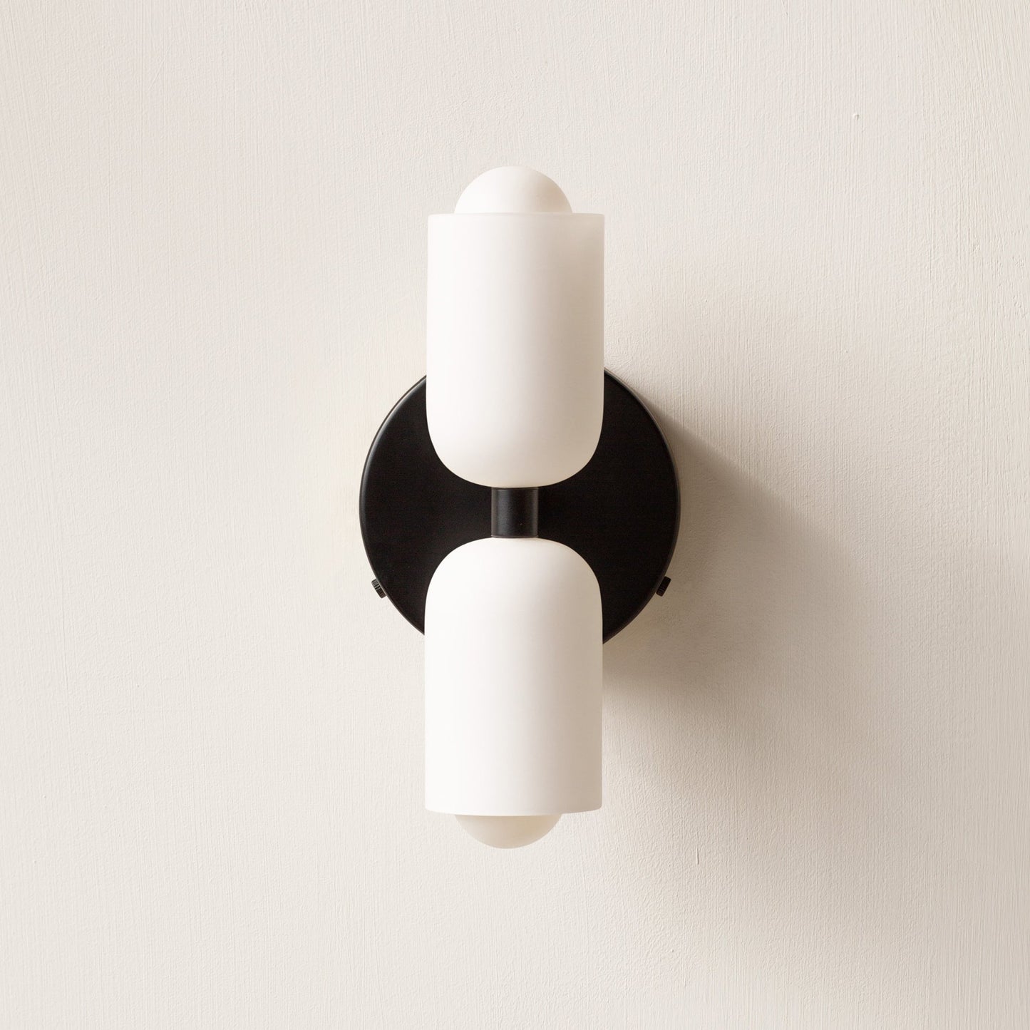 Modern LED-vägglampa i akryl med justerbar belysning