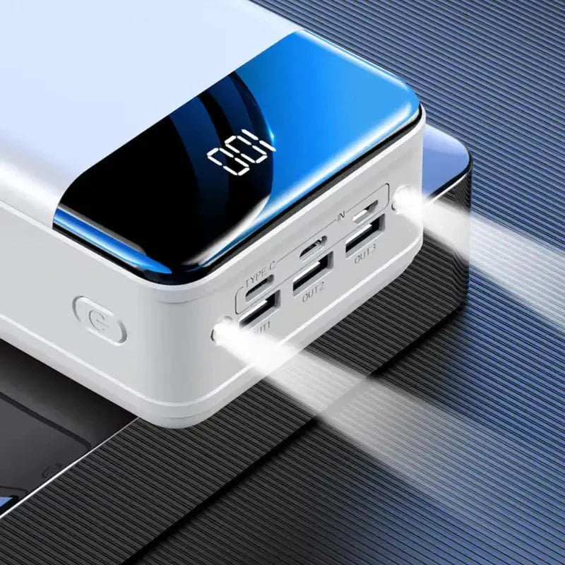 Kraftfuld Powerbank med 50.000 mAh Kapacitet