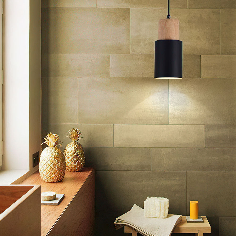 Elegant Träpendel i Svart – Modern Cylinderdesign