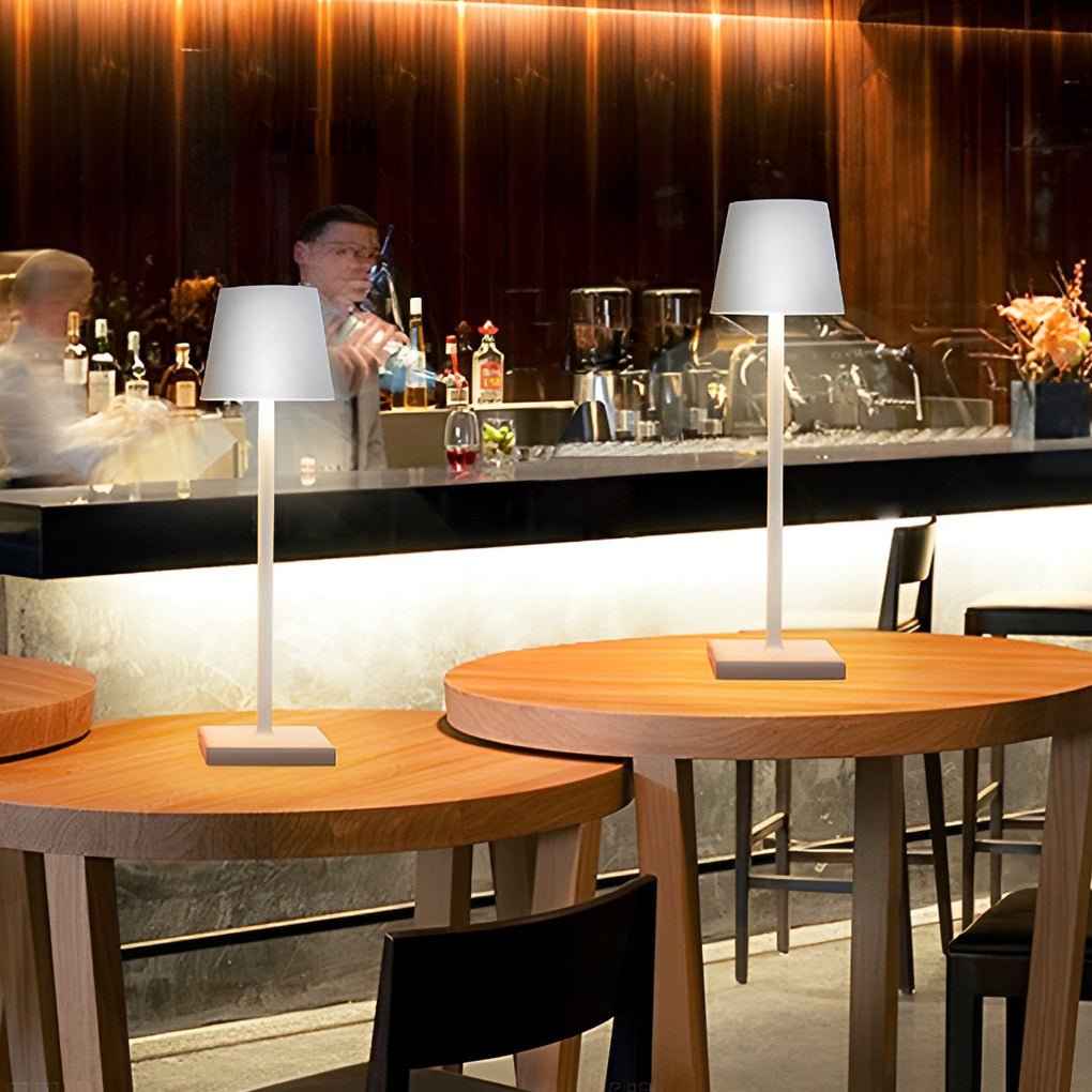 Bordlampe med Touch-Betjening – Elegant og Genopladelig LED