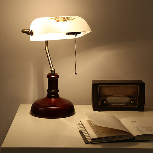 Elegant glasbordslampa med retrostil