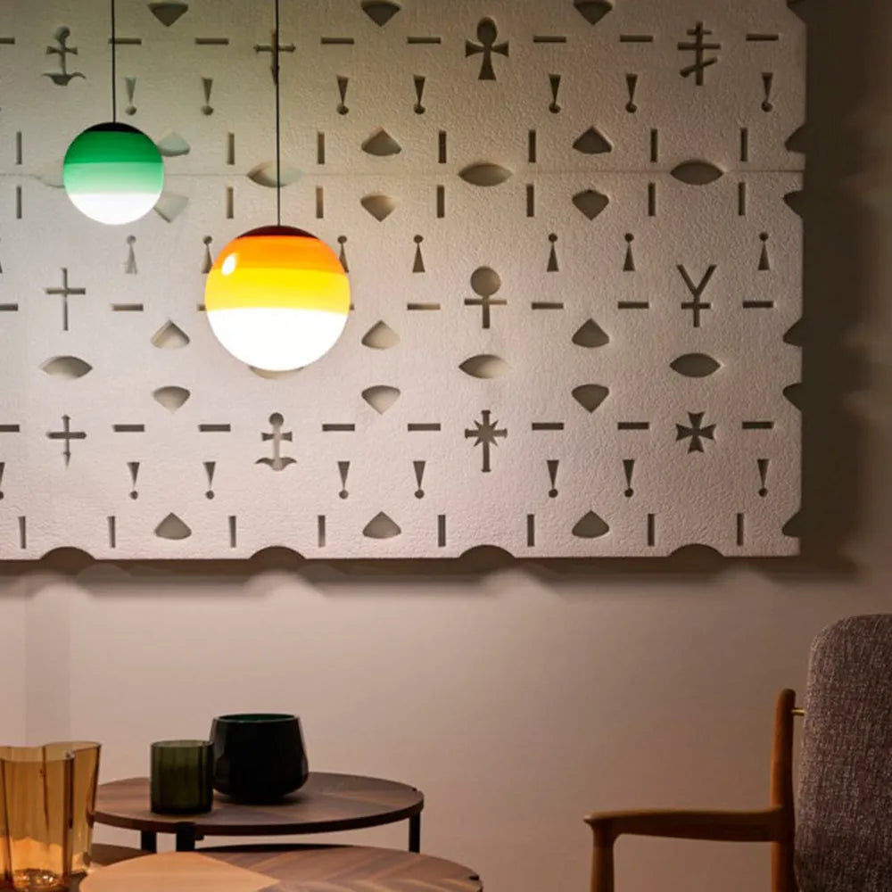 Farverig Glaspendel: Skab Stemning og Elegance i Dit Hjem