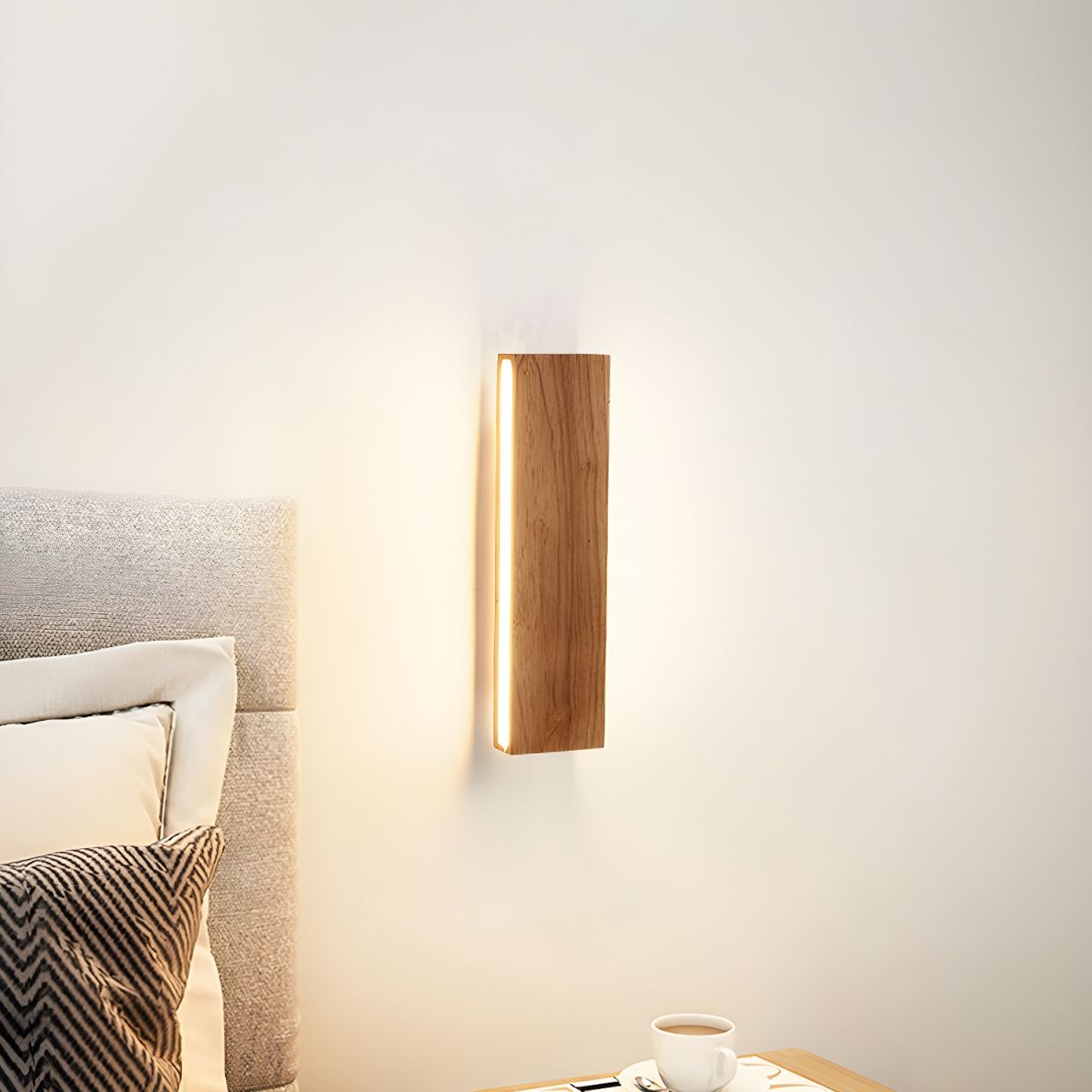 Væglampe i Træ med Justerbar LED for Optimal Belysning