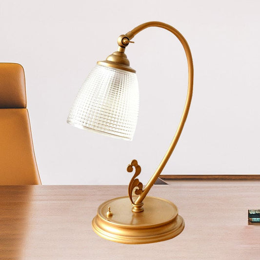 Klassisk Lysende Metalbordlampe i Antik Guld
