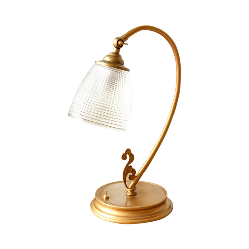 Vintage Bordlampe i Guldmetal – Skab Hygge i Dit Hjem