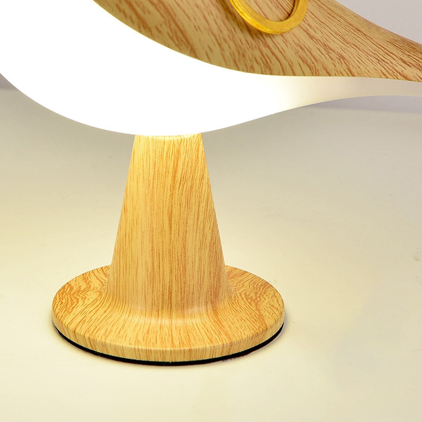 Stilfuld LED Bordlampe med Fuglemotiv og Blødt Lys