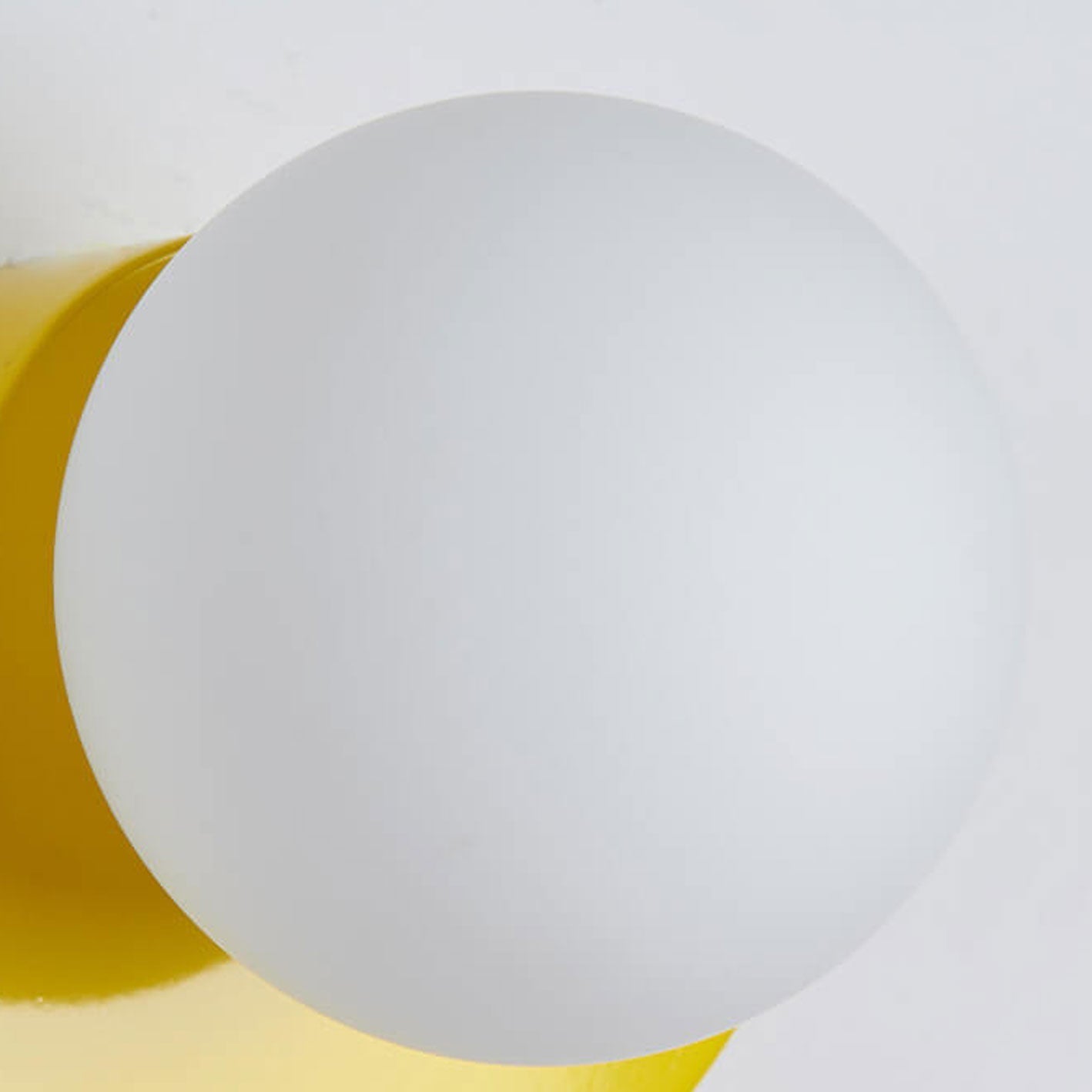 Lysande halvcirkel väggmontering | Färgglad glasdesign
