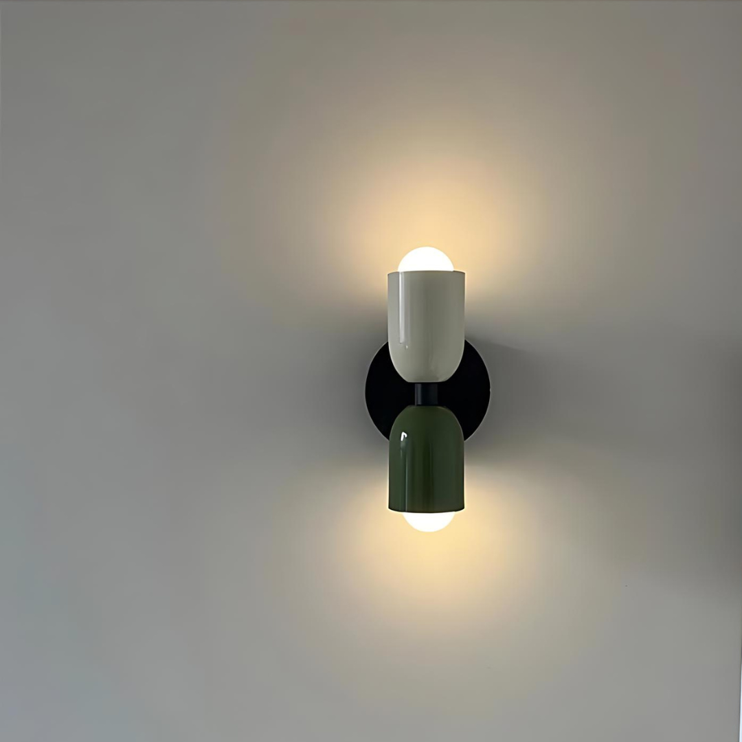 Moderne Væglampe med Dobbeltlys - Skaber Hyggelig Atmosfære