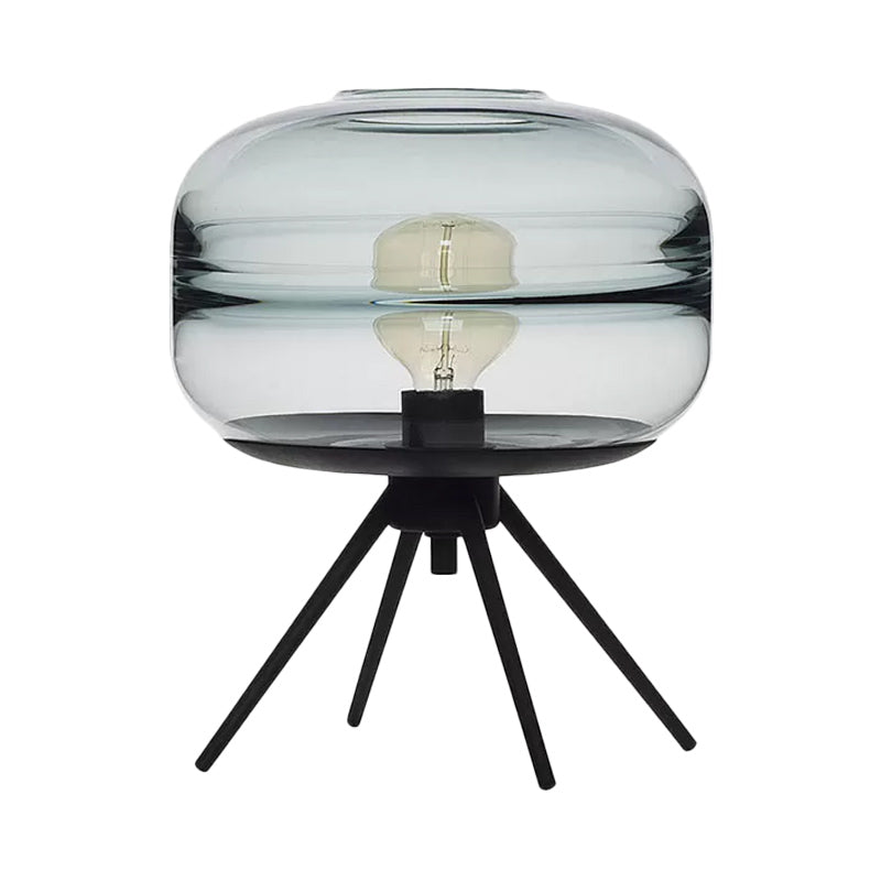Kreativ bordslampa med modern design och unik estetik
