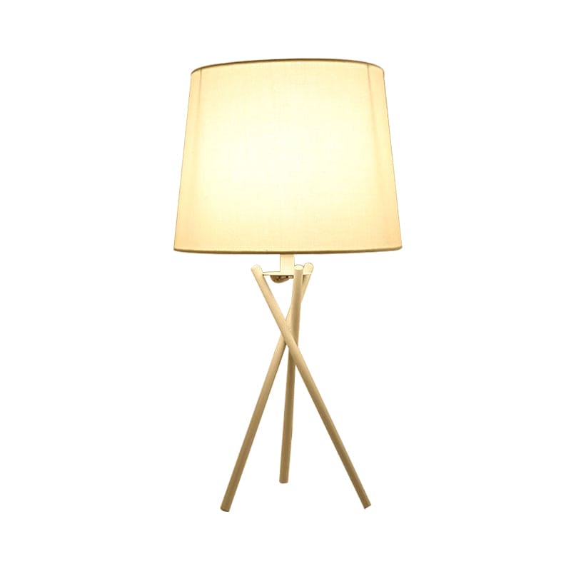 Minimalistisk Bordlampe med Blødt LED Lys i Tøjlampeskærm