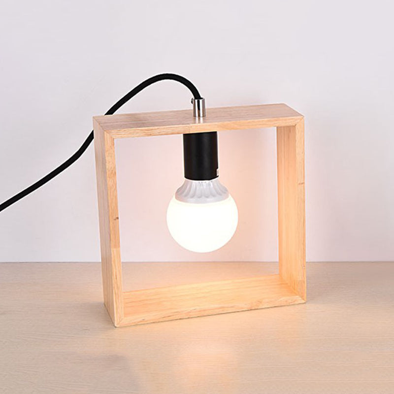 Elegant Bordslampa i Trä - Naturlig Skönhet och Funktionalitet