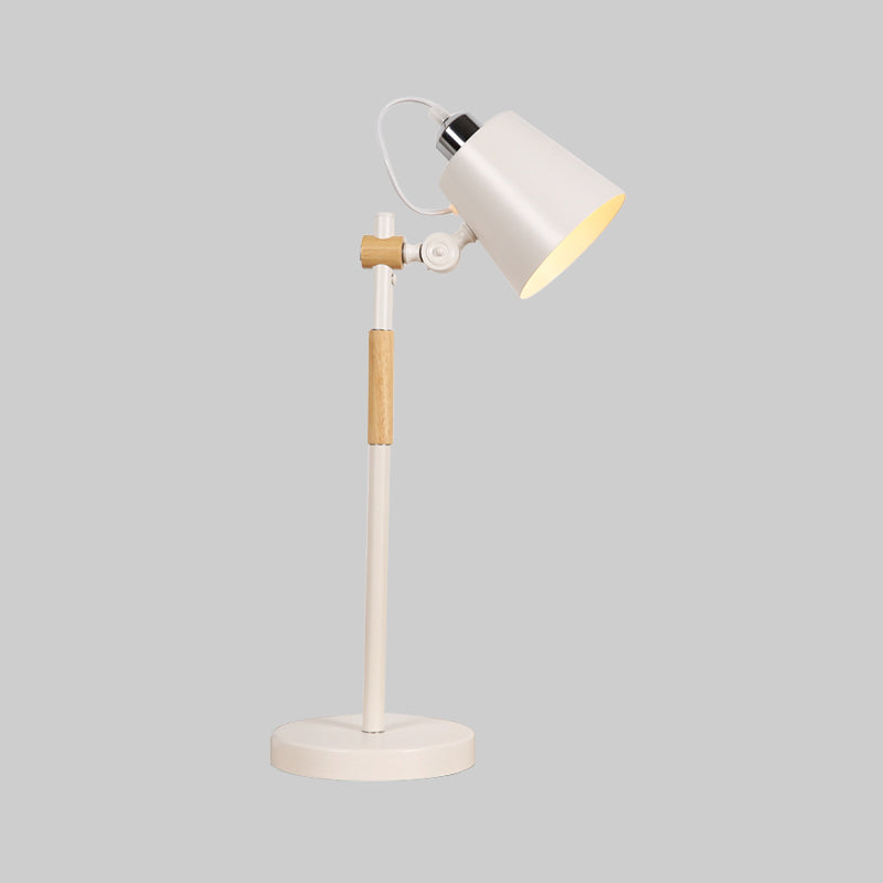 Industriell Bordslampa i Metall – Skapa Modern Myskänsla