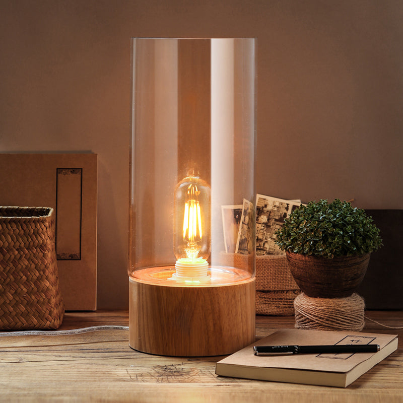 Cylindrisk bordslampa med träbas – Stilren design