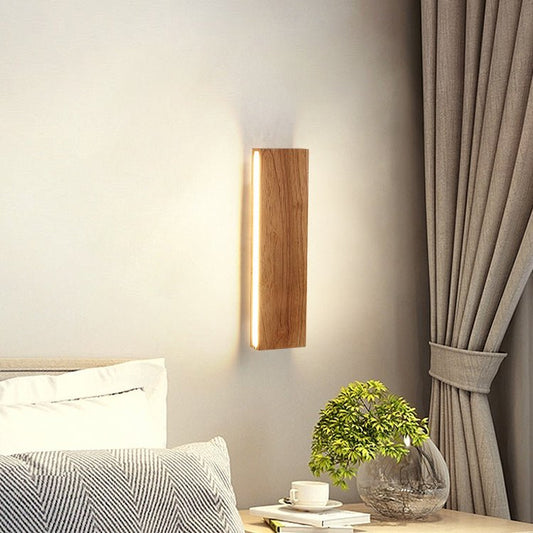 Stilren LED Vägglampa i Trä – Minimalistisk Design och Komfortljus