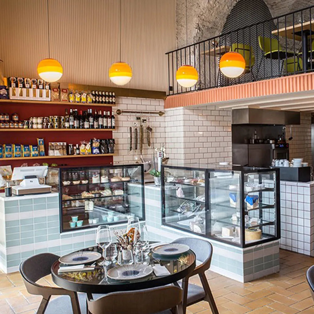 Farverig Glaspendel: Skab Stemning og Elegance i Dit Hjem