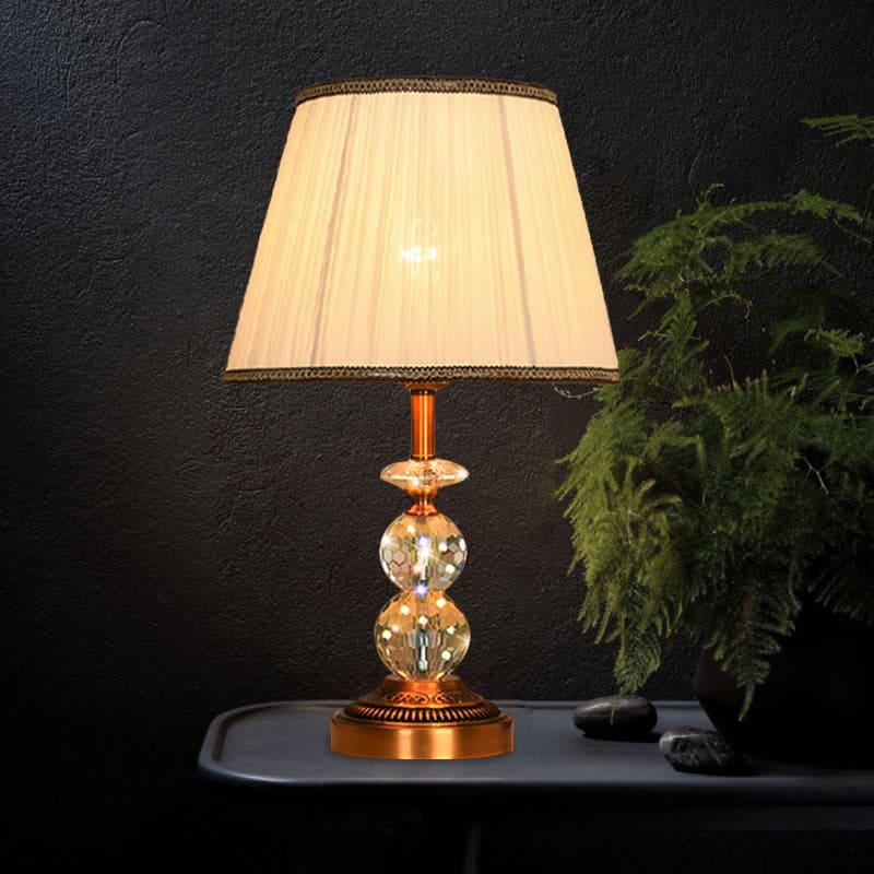 Stilfuld Bordlampe i Slebet Krystal
