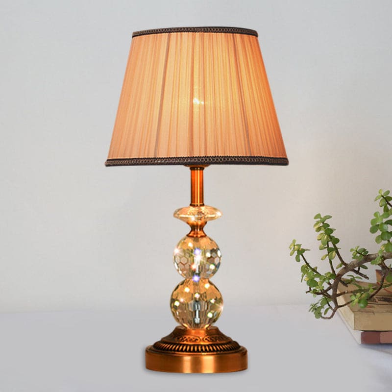 Elegant Bordlampe i Krystal med Moderne Kegleform