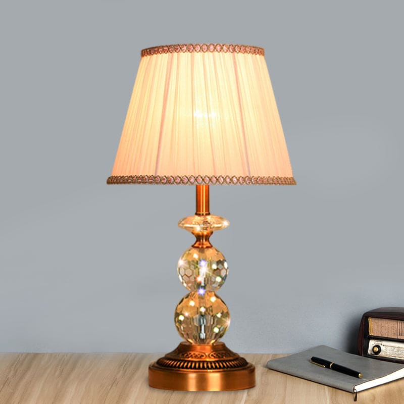 Elegant Bordlampe i Krystal med Moderne Kegleform