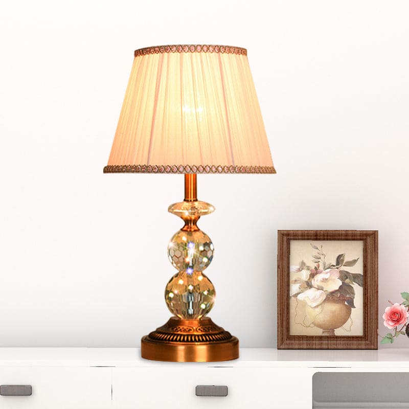 Elegant Bordlampe i Krystal med Moderne Kegleform