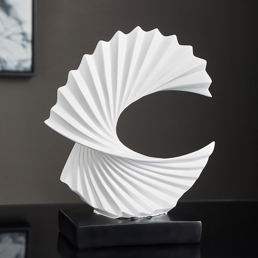 Elegant halvmåne skulptur – LunaLuxe