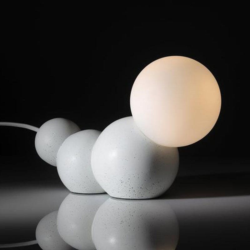 Färggrann barnlampa med mjukt ljus för fantasifull läsning