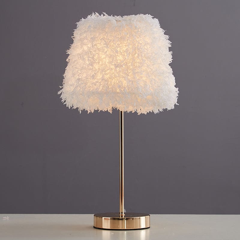 Modern bordslampa till byrå med mjukt ljus