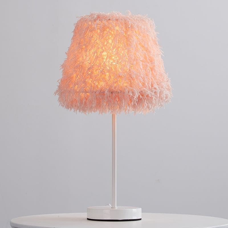 Modern bordslampa till byrå med mjukt ljus