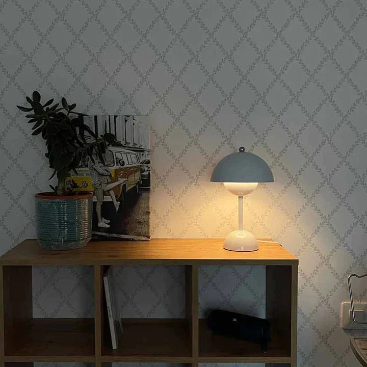 Nordisk Bordlampe med Justerbar LED - Elegant og Funktionel