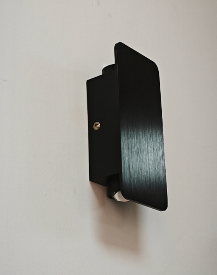 Energibesparende LED Væglampe i Tidløst Design