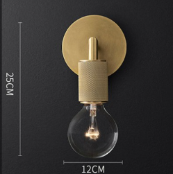 Elegant Væglampe i Messing med Dobbelt Lyskilde Design