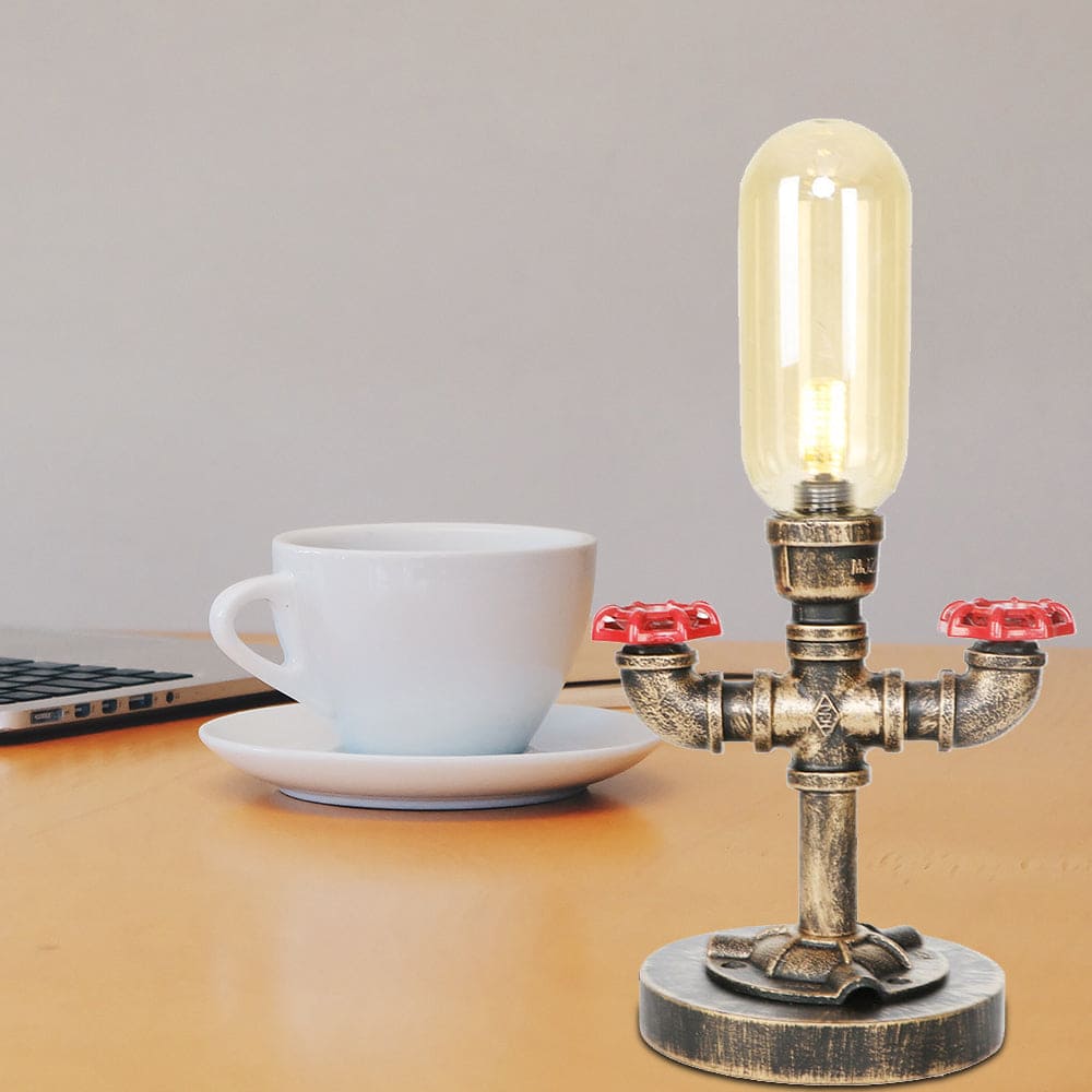 Moderne Industriel Bordlampe med Holdbart Metalrørdesign
