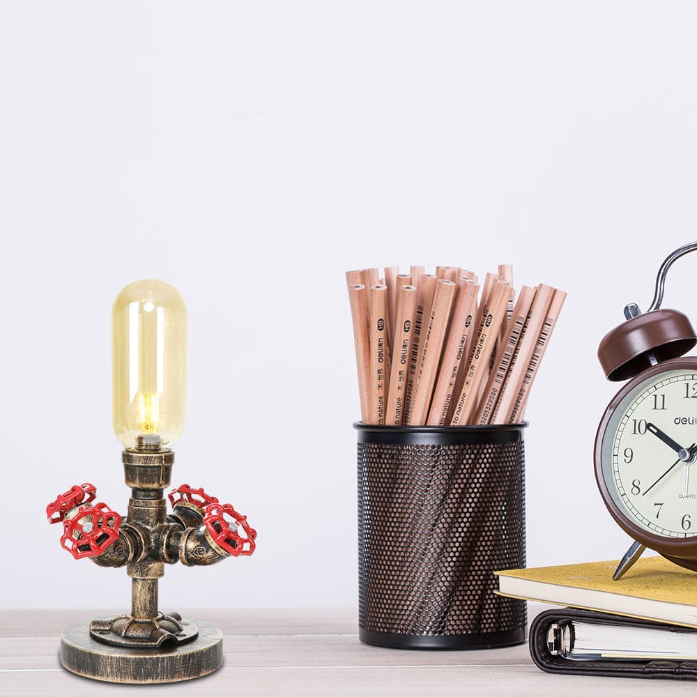 Moderne Industriel Bordlampe med Holdbart Metalrørdesign