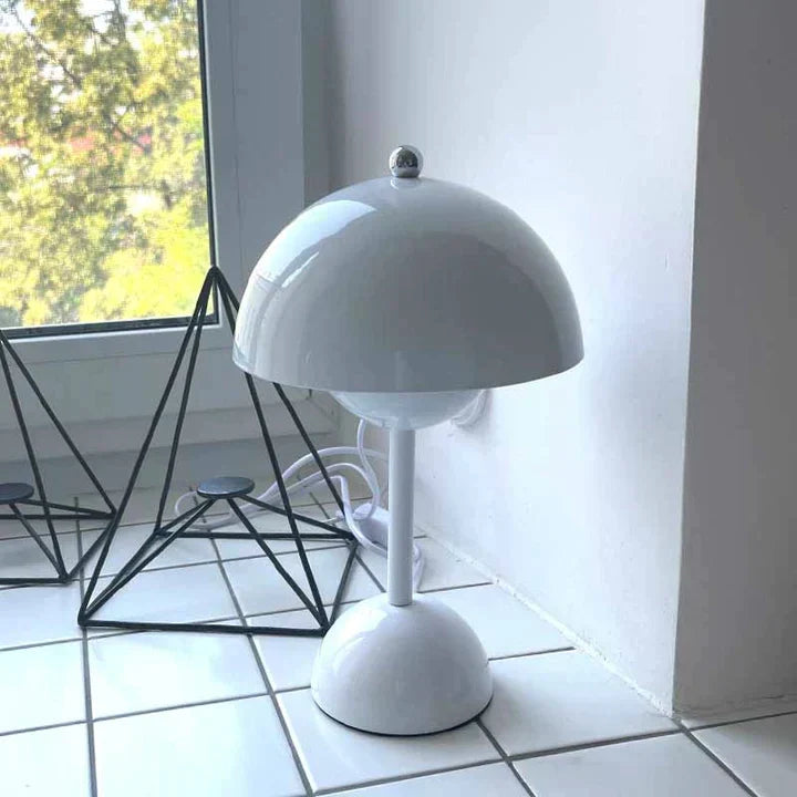 Nordisk Bordslampa i Svampform – Justerbar Ljusstyrka