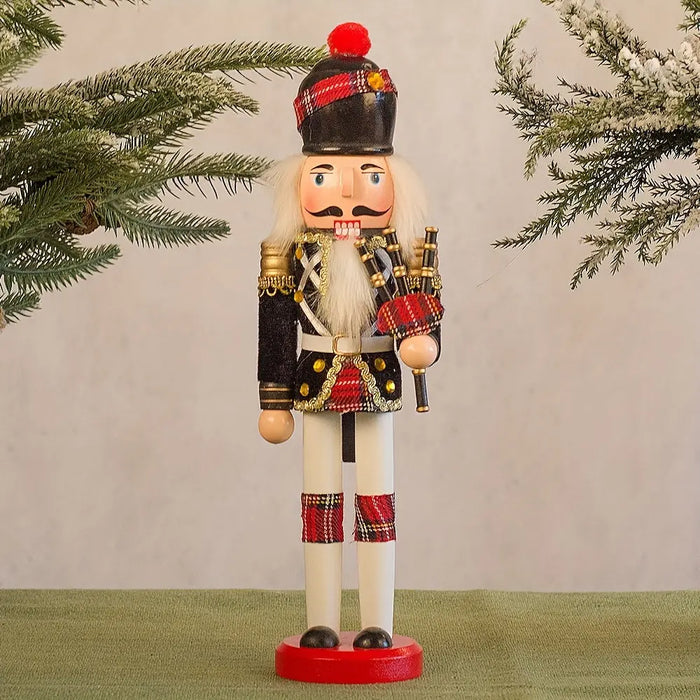 Nøddeknækker Soldat Figur i Hasselnød - Tidløst Julepynt