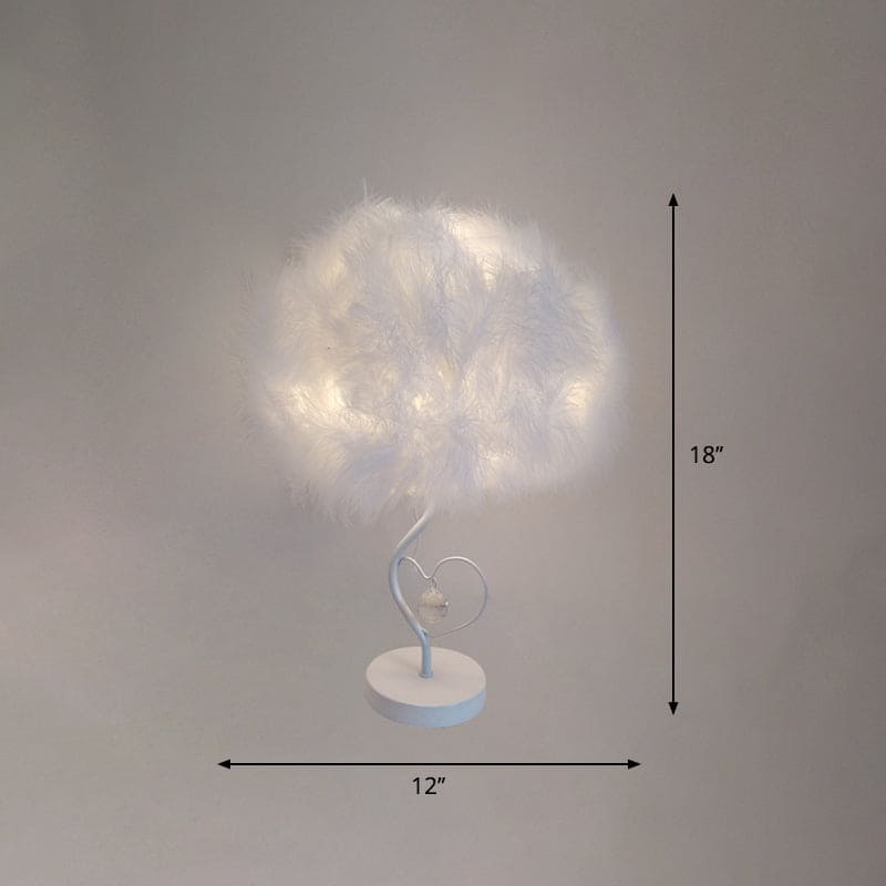 Romantisk Bordlampe med Blødt Lys og Sky-Inspireret Design