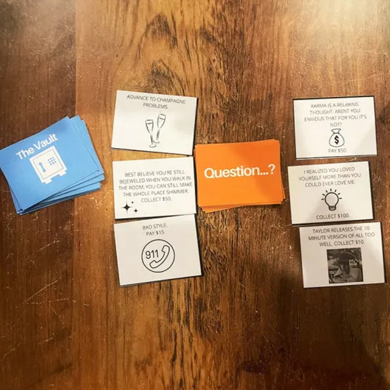Musikbaseret brætspil med sangkort og Monopoly penge til spilleaftener