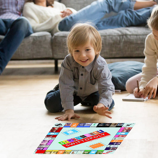 Musikbaserat brädspel med sångkort och Monopol-pengar för spelkvällar