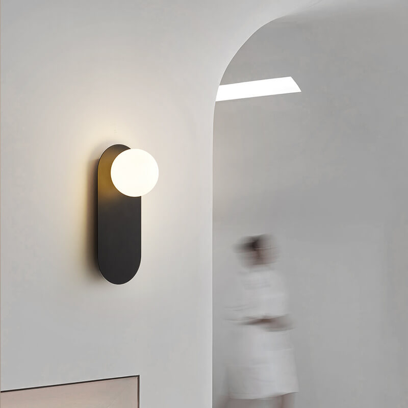 Elegant Væglampe i Glas – Blødt Lys & Skandinavisk Design
