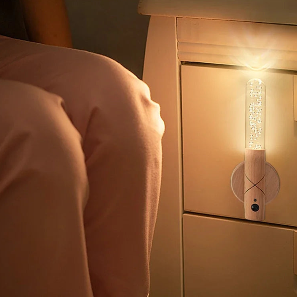 Mångsidig LED-bordslampa med magnetisk bas och rörelsesensor