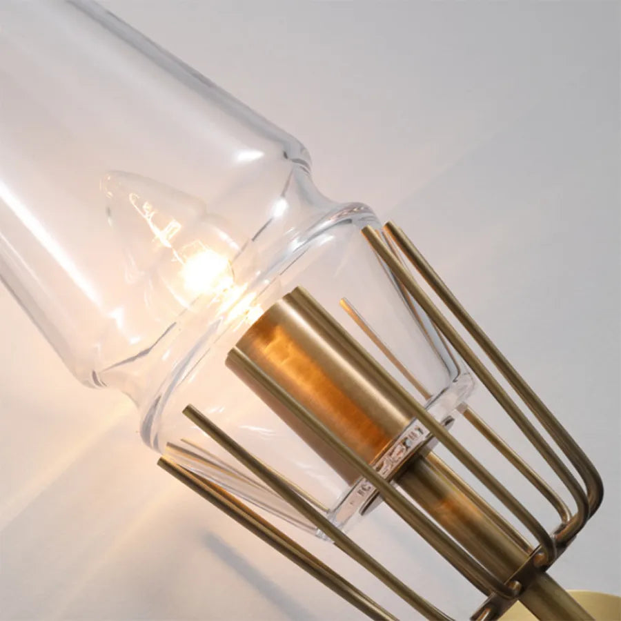 Modern vägglampa i glas och mässing – Skapa mys och stil