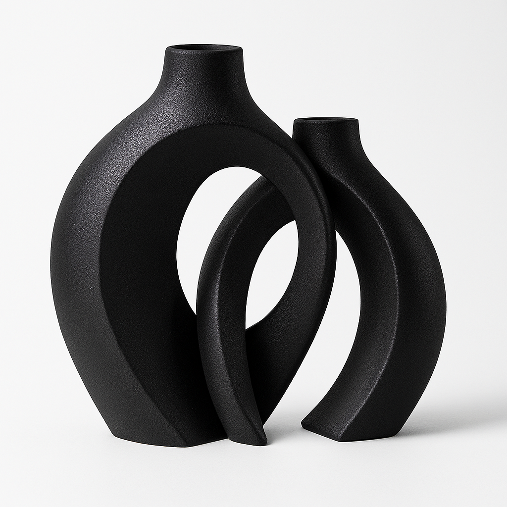 Stilrent keramiskt vas-set med skulptural minimalistisk elegans