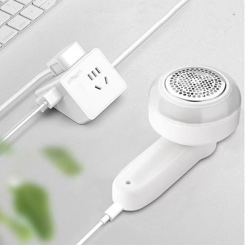 Genopladelig USB Fusselkniv med 3-klinge og sugefunktion til tøj