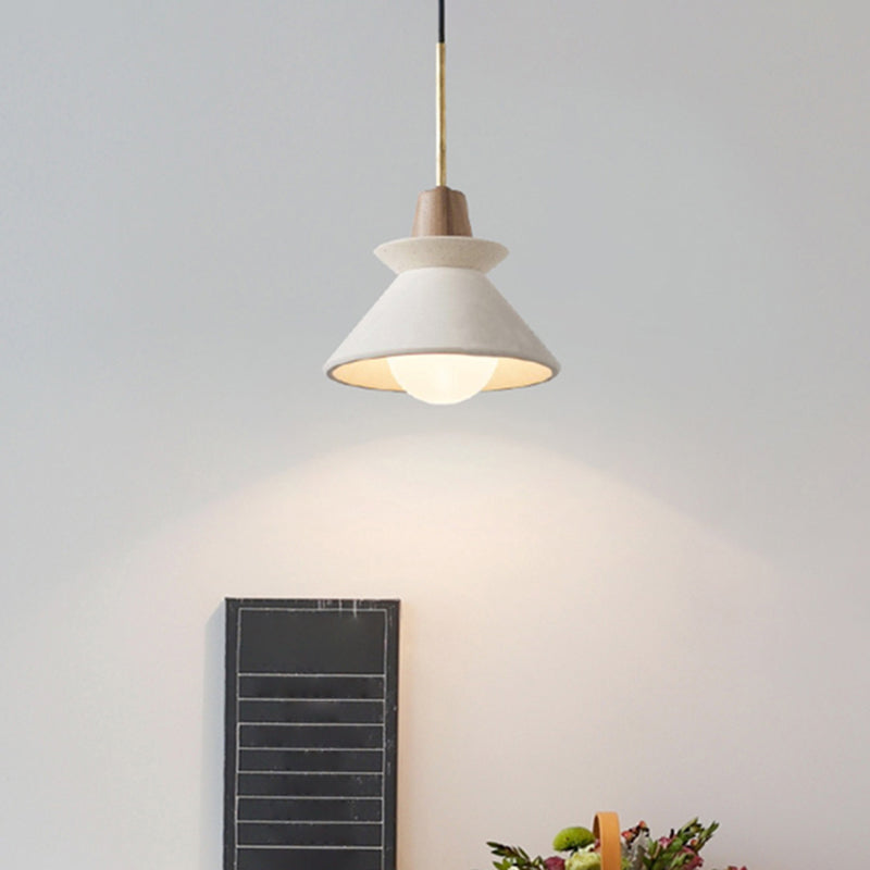 Moderne Loftlampe med Holdbar Hvid Cementskærm
