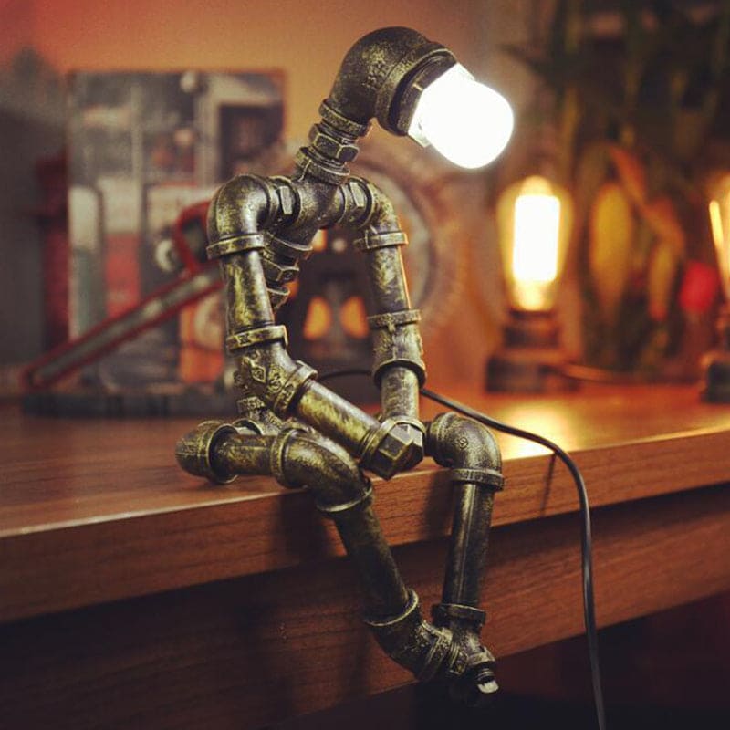 Robotlampe i Jern – Unik Belysning til Moderne Hjem