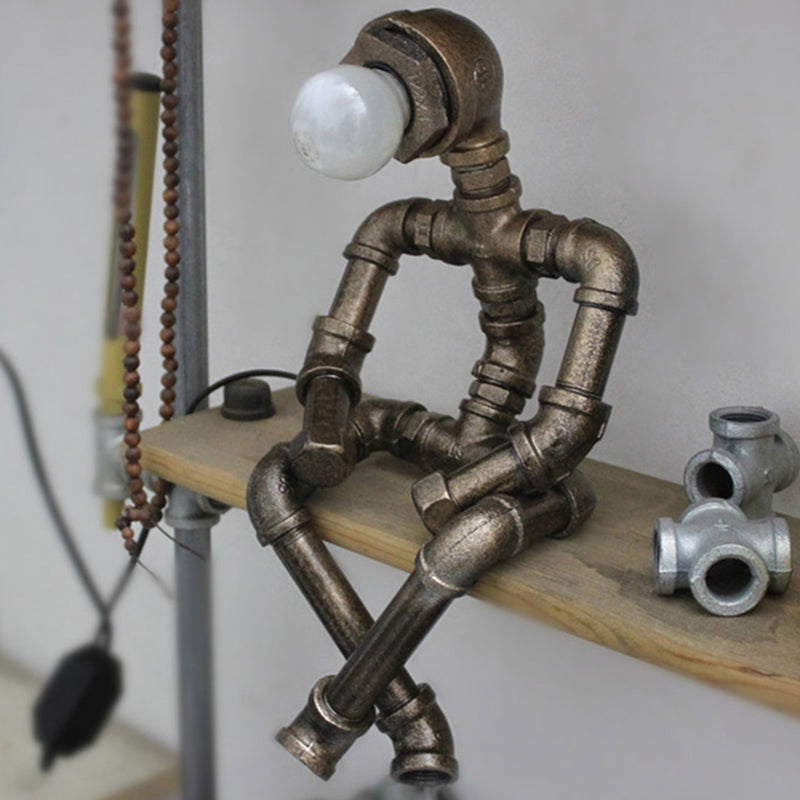 Robotlampe i Jern – Unik Belysning til Moderne Hjem