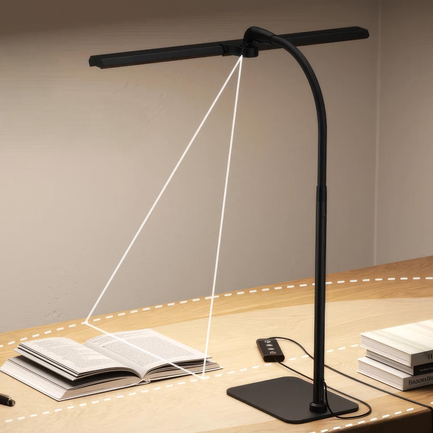 Stilfuld LED-bordlampe med fleksibel hals og justerbar lysstyrke